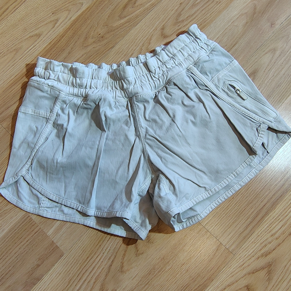 Lululemon Women's Cream Shorts